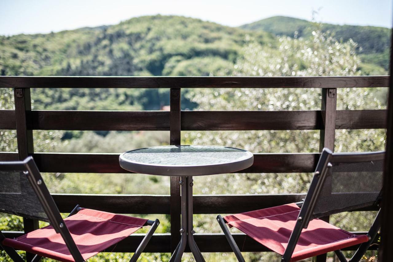 Bed and Breakfast La Fattoria Di Nonna Eugenia Lerici Exterior foto